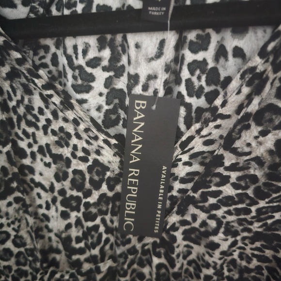 BANANA REPUBLIC ANIMAL PRINT ASYMMETRICAL MIDI DRESS - Picture 2 of 3